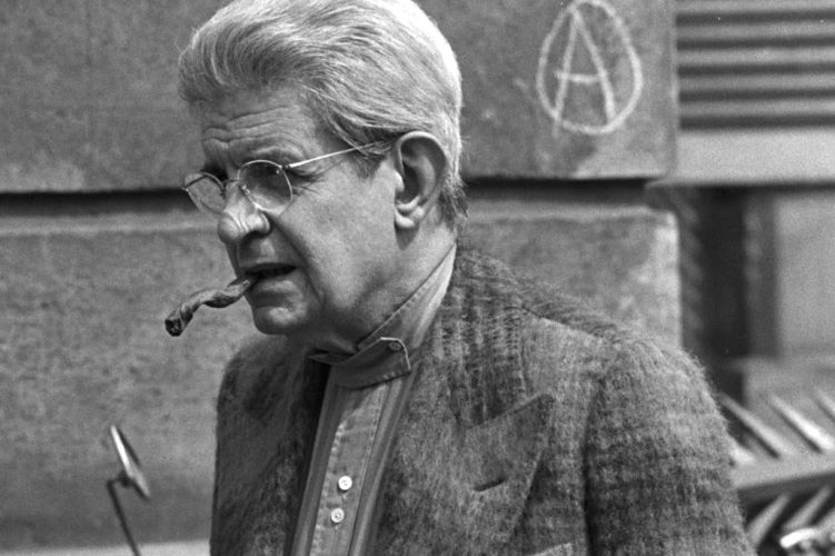 Jacques Lacan (1901-1981) foi um dos pensadores mais influentes do século XX, reformulando a psicanálise freudiana a partir...