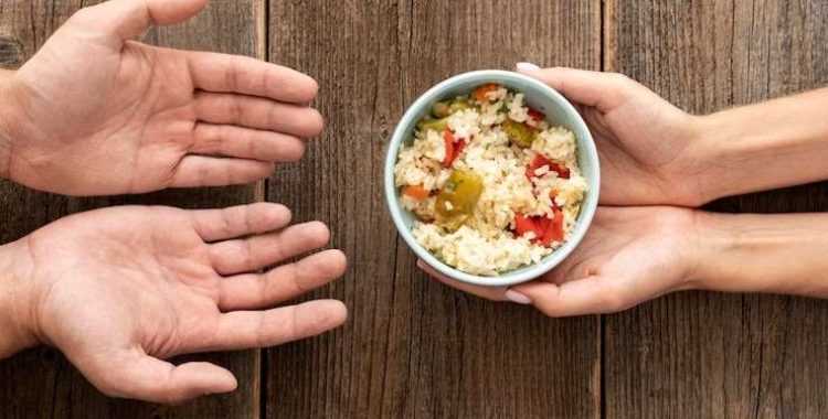 A Fome A Fome: Um Grito Silencioso de Injustiça Social. A fome é um problema que transcende a falta de recursos. É um sintoma de um sistema falido