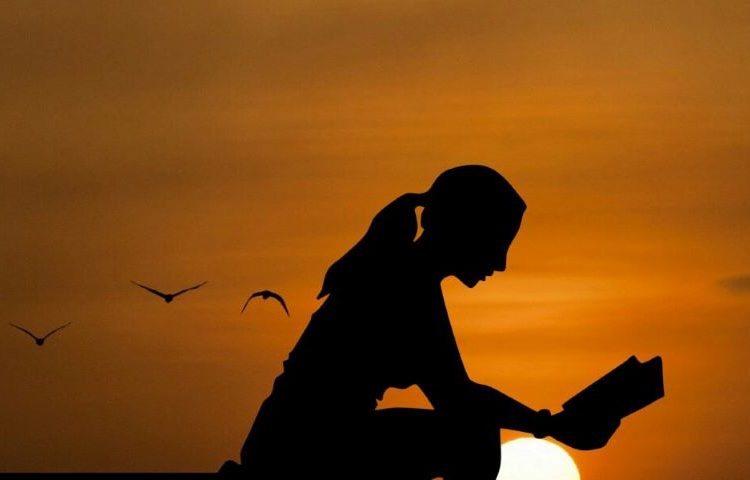 Sinta para se curar. Permitir-se sentir é um ato de coragem. É reconhecer que somos humanos, complexos, cheios de camadas